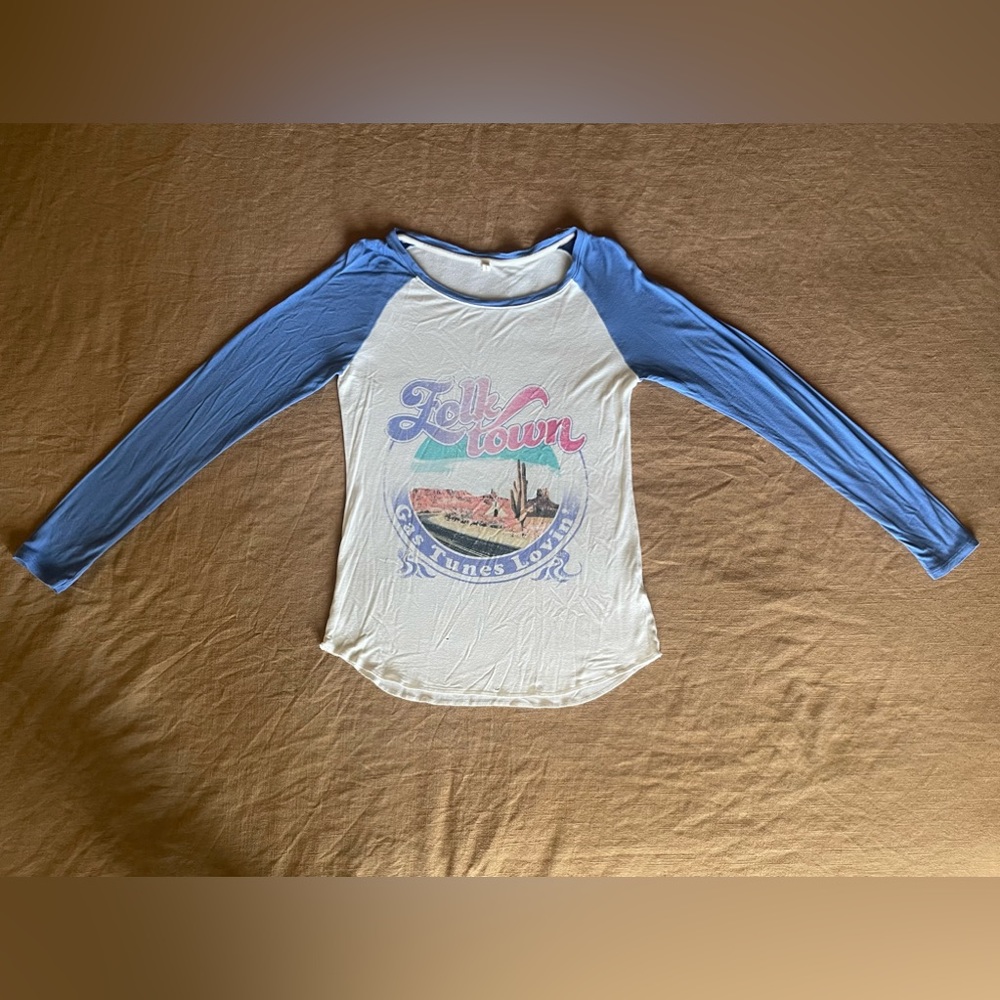 Spell, long-sleeve tee, size: medium, color: white/blue
